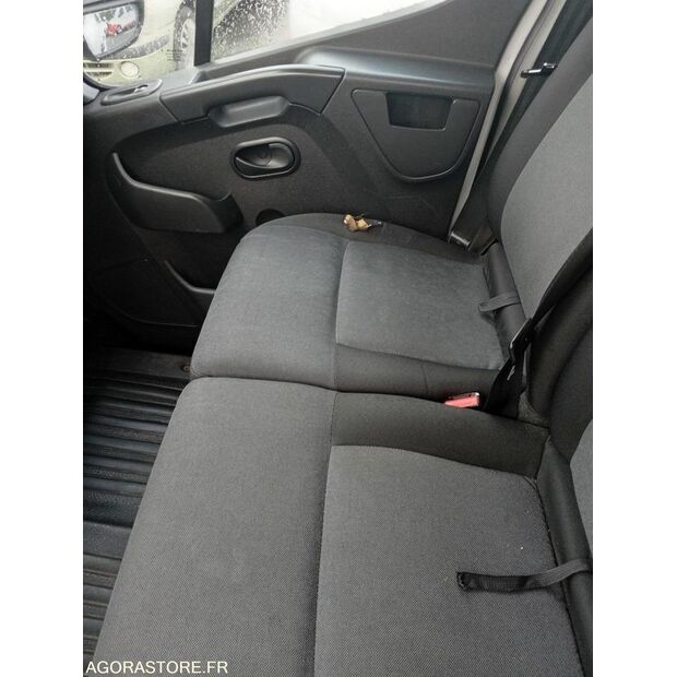 2019 رينو Master-45031711