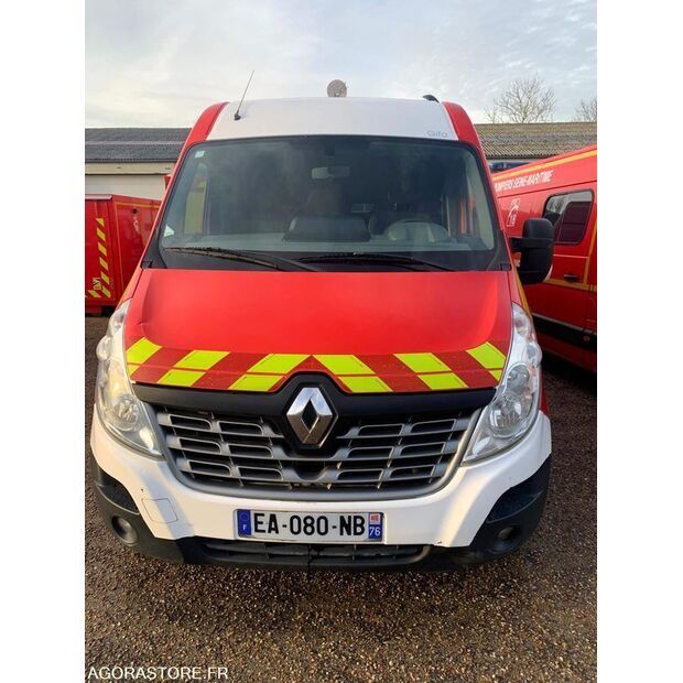 2016 رينو Master-45031755