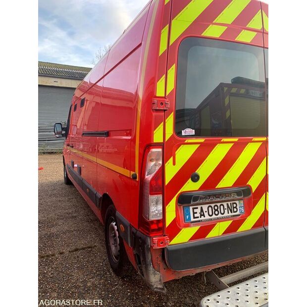 2016 رينو Master-45031757