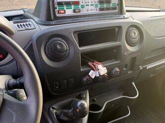 2016-renault-master-1407149-45031759