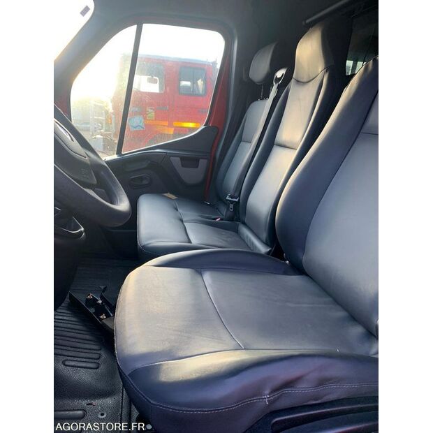 2016 رينو Master-45031761