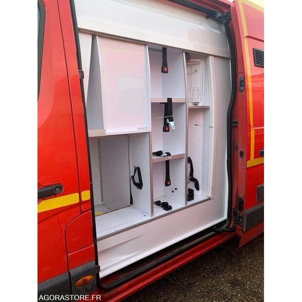 2016 رينو Master-45031763