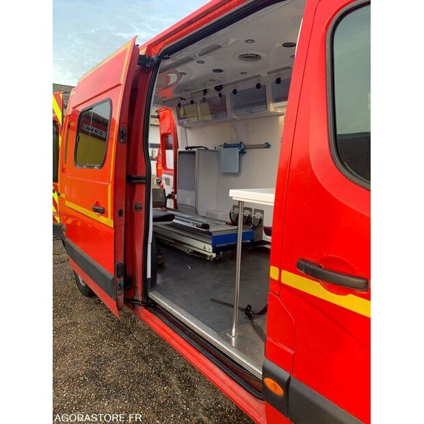 2016 رينو Master-45031765