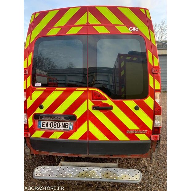 2016 رينو Master-45031770