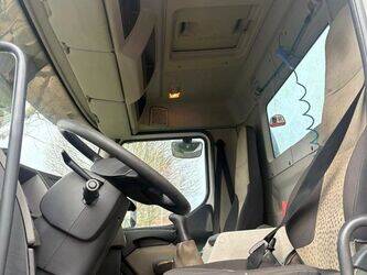 2011-renault-premium-1407164-45031896