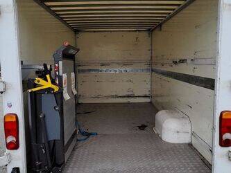 2013-renault-master-1406167-45032008