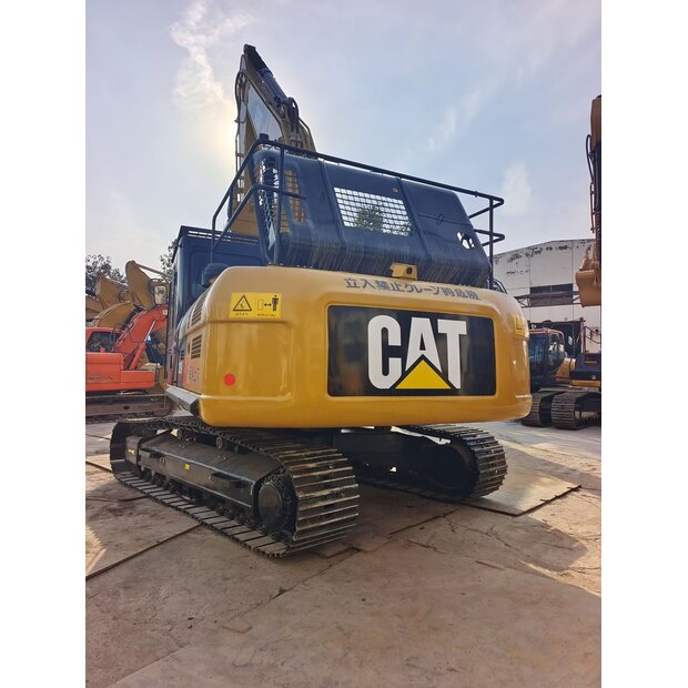 2024 كاتربيلر 329D2-45032061