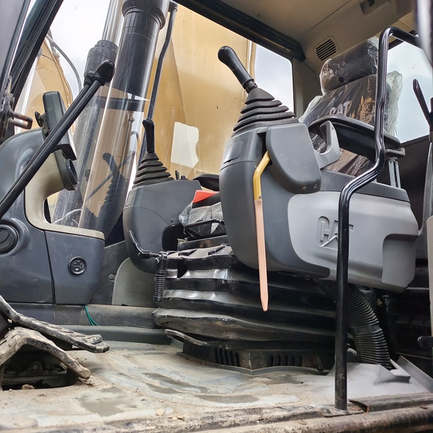 2024 كاتربيلر 325D2L-45032144