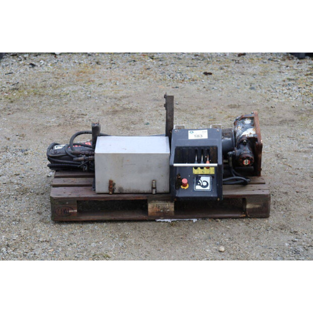 2001 HIAB 008T-45033104