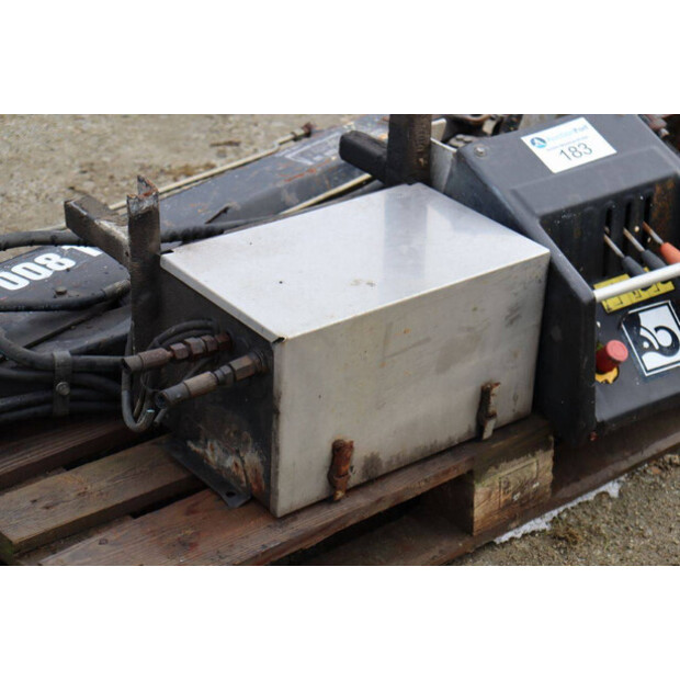 2001 HIAB 008T-45033112