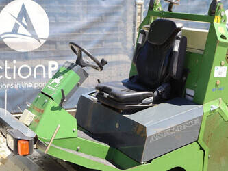 2015-amazone-67-161-1407195-45033243