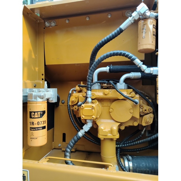 2024 Caterpillar 320D2L-45034748