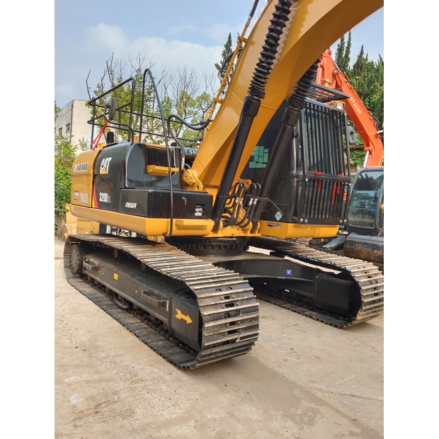 2024 Caterpillar 320D2L-45034750