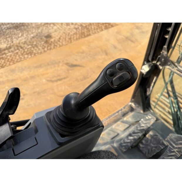 2016 Caterpillar 330FLN-45035092