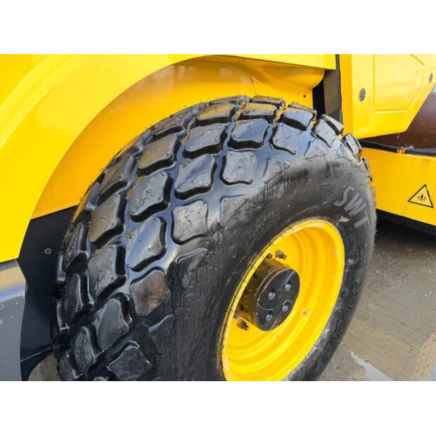 2007 بوماج BW216D-4-45035353