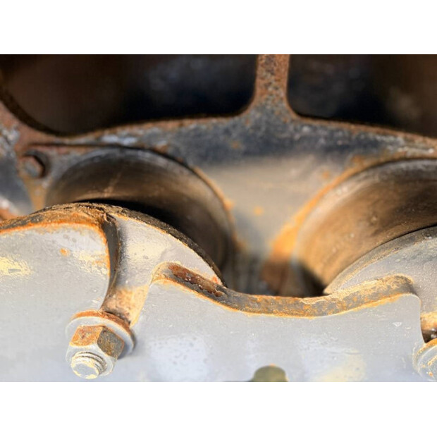 2007 بوماج BW216D-4-45035354