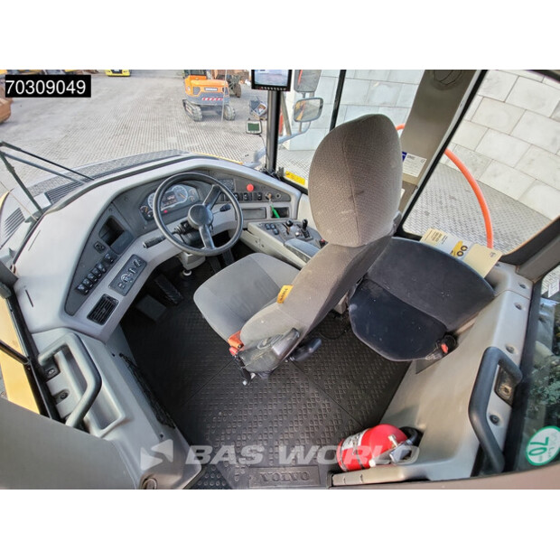 2015 فولفو A30G-45035649