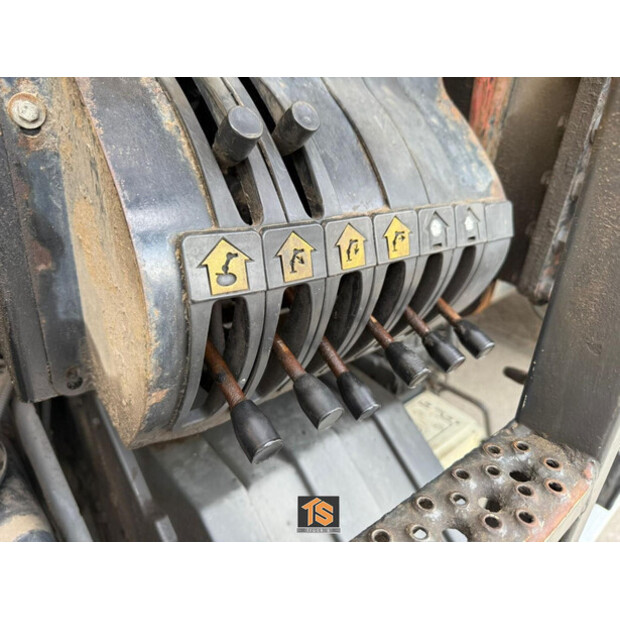 2013 Mercedes-Benz Antos-45036667