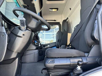 2025-mercedes-benz-arocs-4140-1407931-45036744