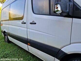 2017-mercedes-benz-sprinter-1407048-45050531