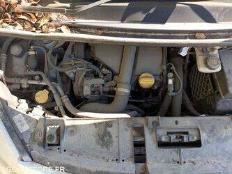 2012-renault-megane-1407049-45050571