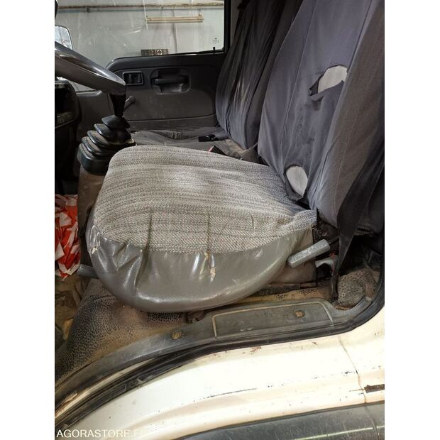 2004 NISSAN Cabstar-45050582