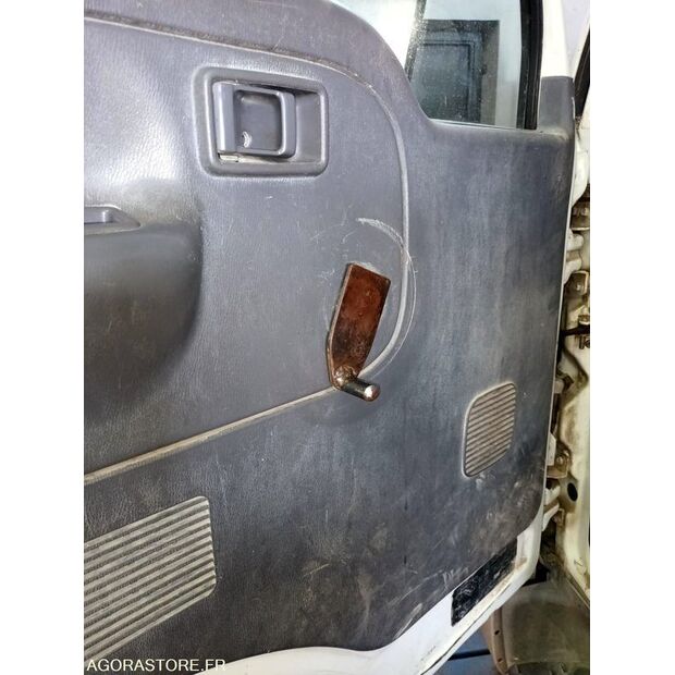 2004 NISSAN Cabstar-45050590