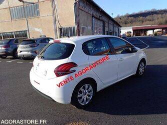 2018-peugeot-208-1407119-45050651