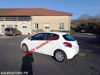 2018-peugeot-208-1407119-45050653