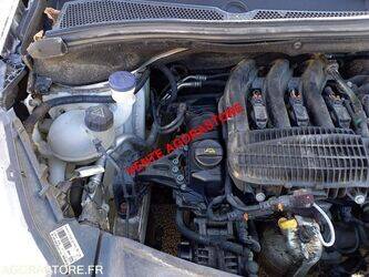 2018-peugeot-208-1407119-45050669