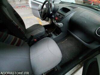 2011-citroen-c1-1407121-45050697