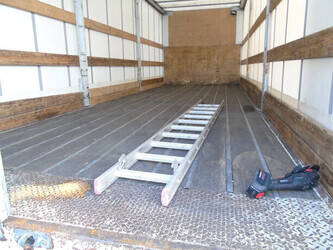 2014-mercedes-benz-axor-1829-1408024-45051058