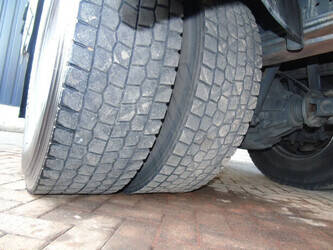 2014-mercedes-benz-axor-1829-1408024-45051070