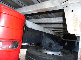 2014-mercedes-benz-axor-1829-1408024-45051072