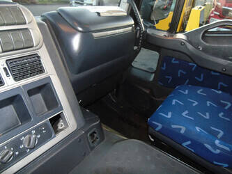 2011-iveco-eurocargo-1408026-45051131