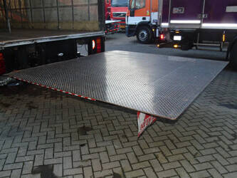 2011-iveco-eurocargo-1408026-45051134