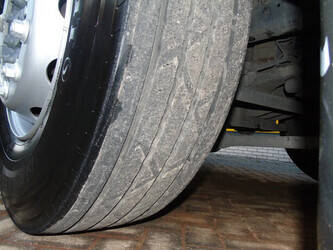 2011-iveco-eurocargo-1408026-45051146