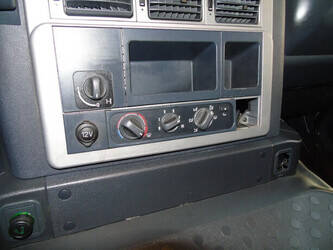 2011-iveco-eurocargo-1408026-45051151