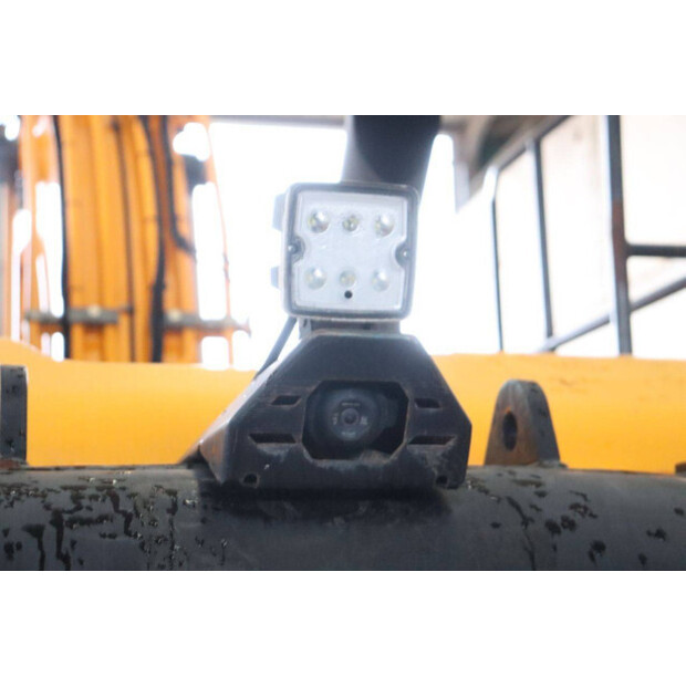 2018 JCB JS130LC-45051792