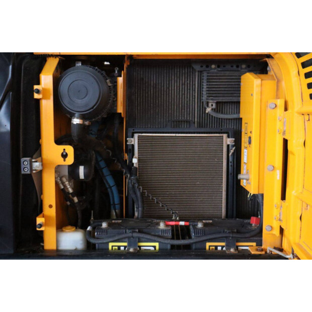 2018 JCB JS130LC-45051798