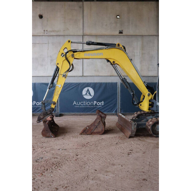 2017 نيوسون EZ80-45051930