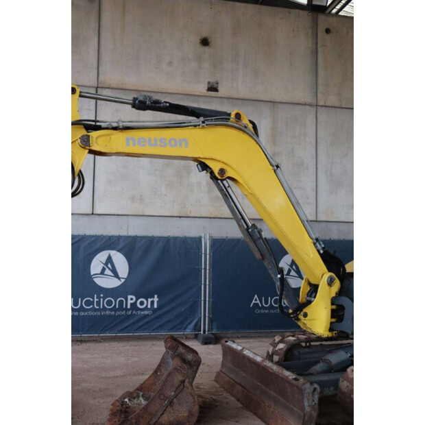 2017 نيوسون EZ80-45051933