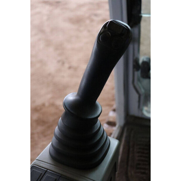 2017 نيوسون EZ80-45051975