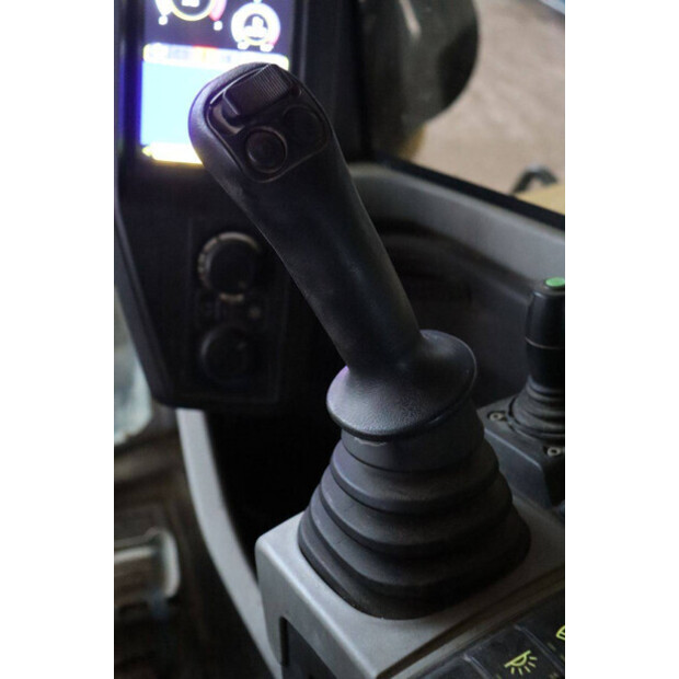 2017 نيوسون EZ80-45051977