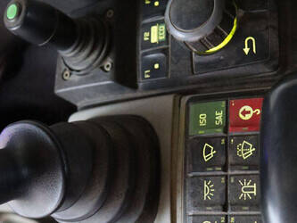 2017-neuson-ez80-45051978