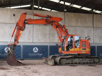 صورة ل حفارات 2014 هيتاشى ZX225USLC-5B