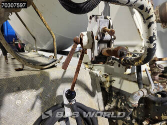 2017-mercedes-benz-arocs-3240-1408058-45052003