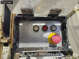 2017-mercedes-benz-arocs-3240-1408058-45052011