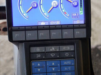 2014-komatsu-pc210lc-10-1408070-45052485