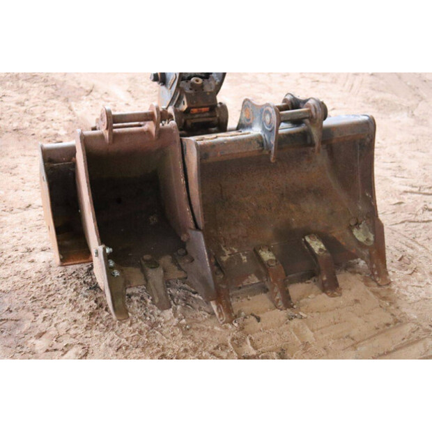 2021 تاكوتشي TB216-45052552